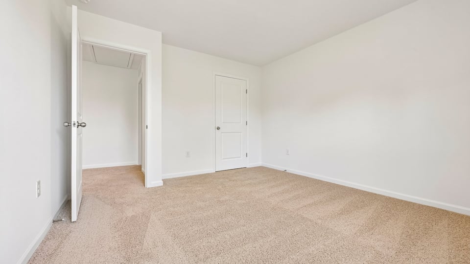bedroom with carpet flooring
