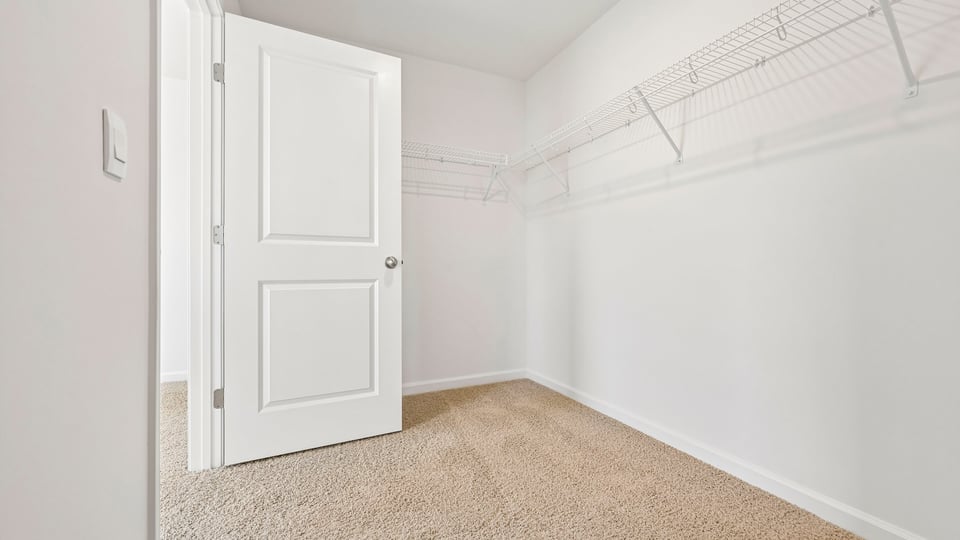 walkin closet with wire shelving