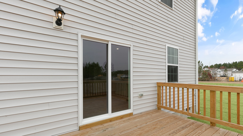 * Photos are not of actual home or interior features and are representative of floor plan only. *