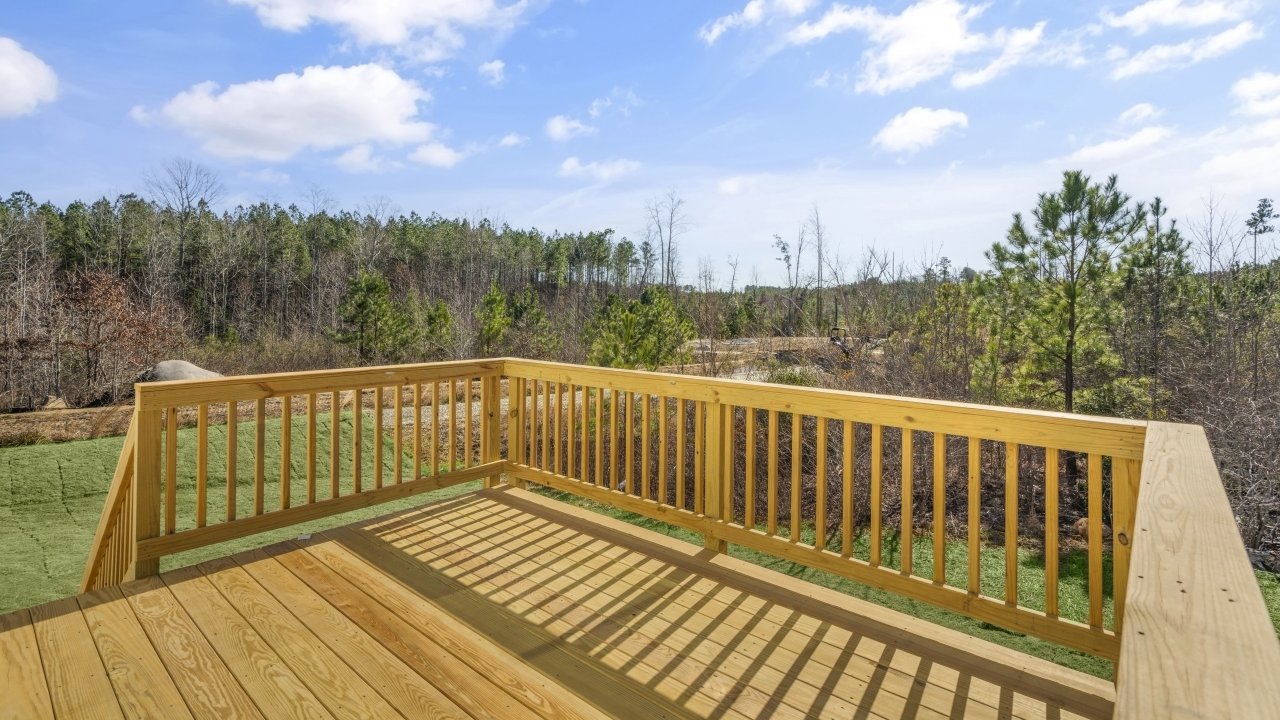 * Photos are not of actual home or interior features and are representative of floor plan only. *