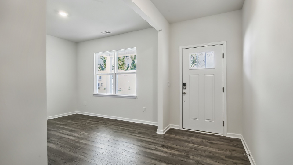 Foyer area with flex room