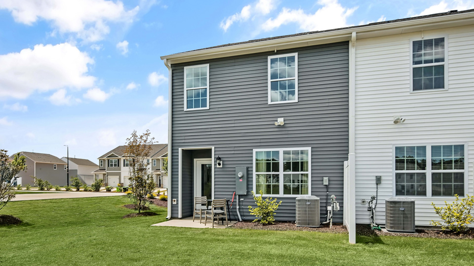 * Photos are not of actual home or interior features and are representative of floor plan only. *