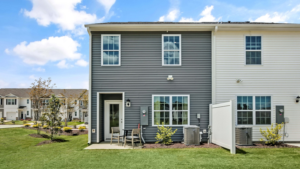 * Photos are not of actual home or interior features and are representative of floor plan only. *