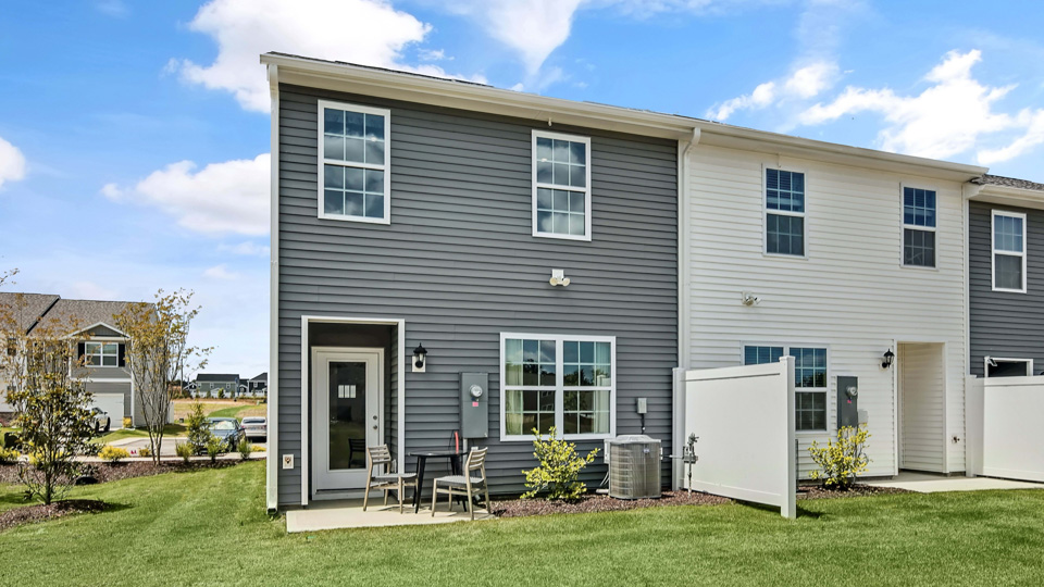 * Photos are not of actual home or interior features and are representative of floor plan only. *