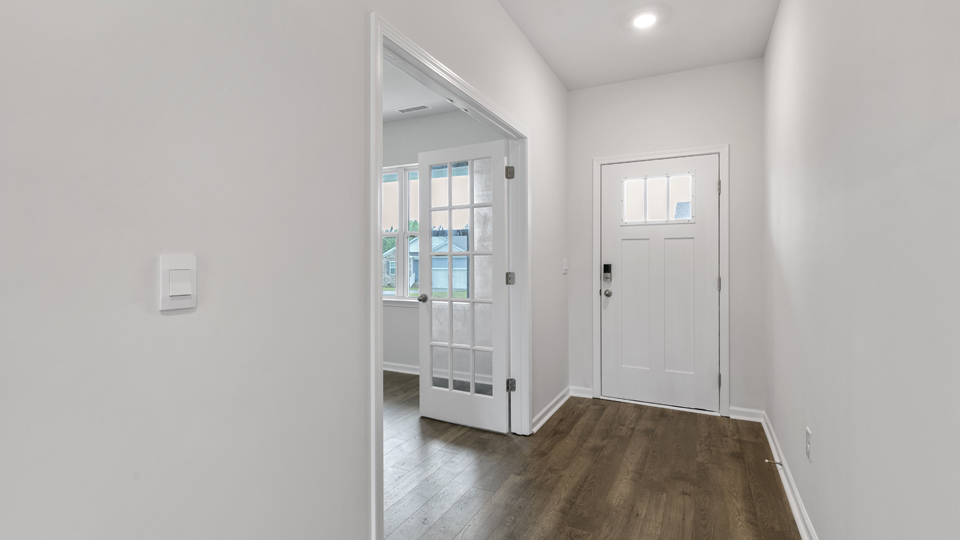 Foyer area with flex room