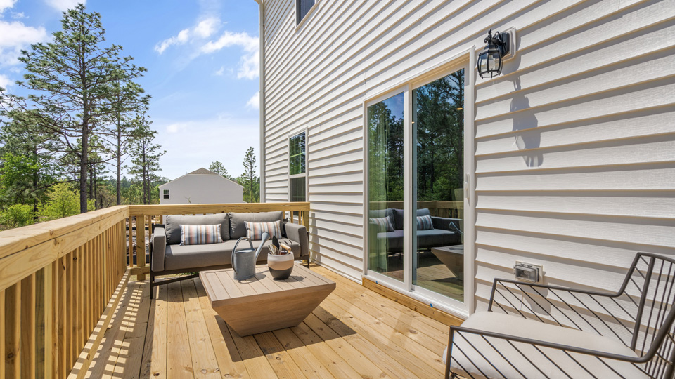 * Photos are not of actual home or interior features and are representative of floor plan only. *