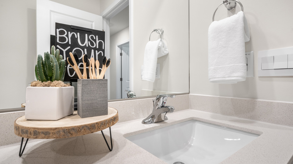 Bathroom with quartz counters