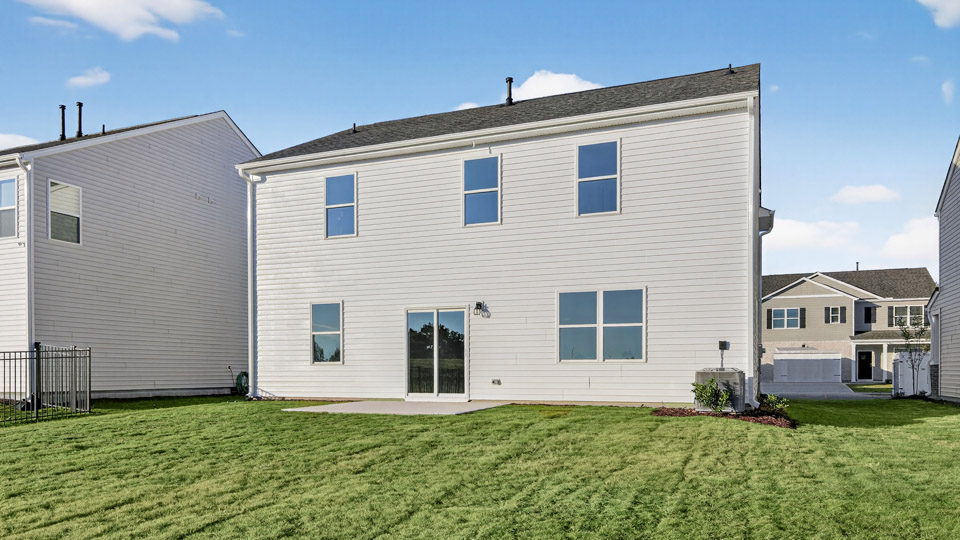 * Photos are not of actual home or interior features and are representative of floor plan only. *