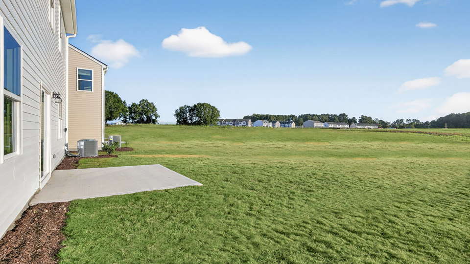 * Photos are not of actual home or interior features and are representative of floor plan only. *