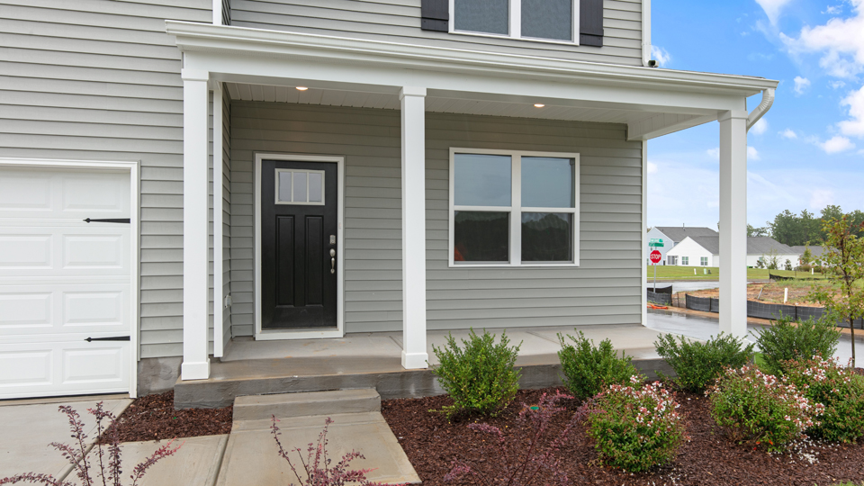 * Photos are not of actual home or interior features and are representative of floor plan only. *