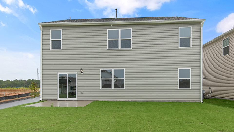 * Photos are not of actual home or interior features and are representative of floor plan only. *