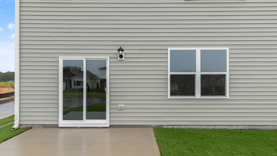 * Photos are not of actual home or interior features and are representative of floor plan only. *