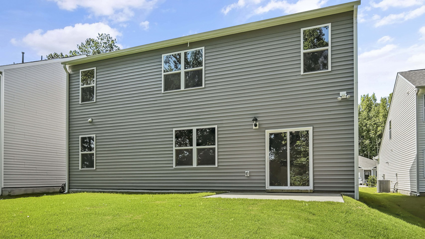 * Photos are not of actual home or interior features and are representative of floor plan only. *