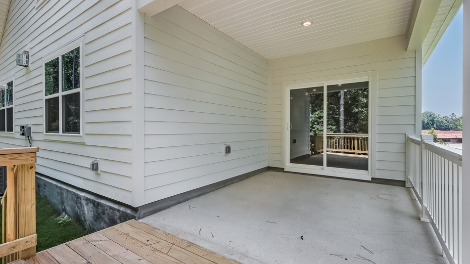 Stella B Exterior