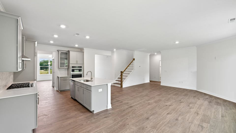 KITCHEN & LIVING ROOM