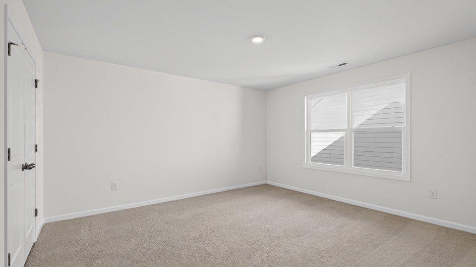 bedroom with carpet flooring