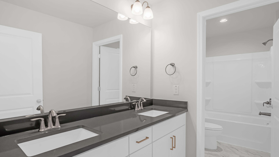 HALLWAY BATHROOM-2ND FLOOR