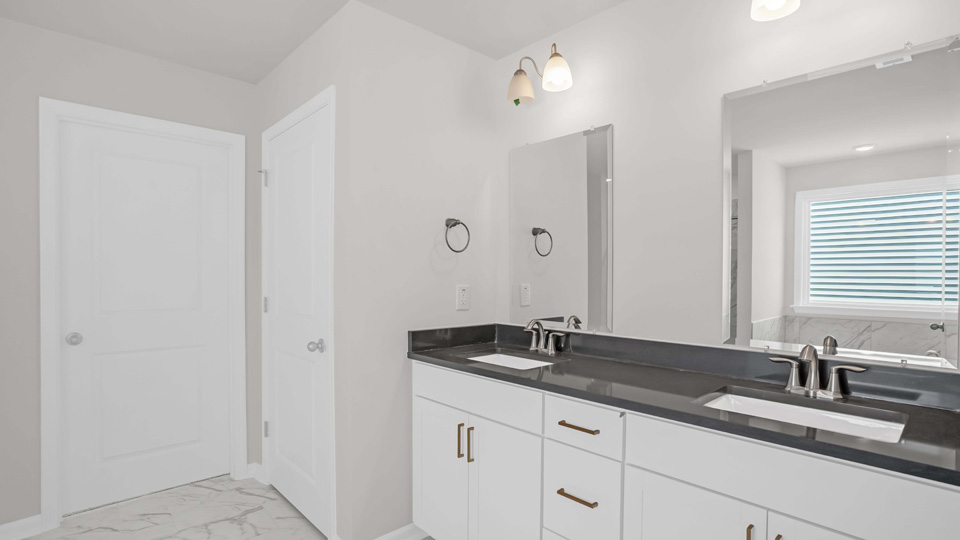 PRIMARY SUITE BATHROOM