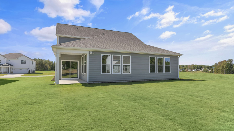 * Photos are not of actual home or interior features and are representative of floor plan only. *