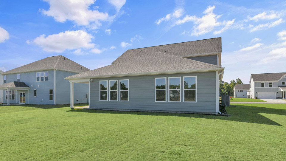 * Photos are not of actual home or interior features and are representative of floor plan only. *