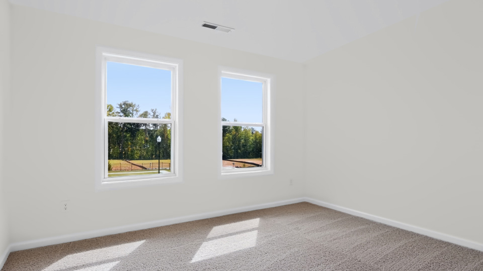 bedroom with carpet flooring