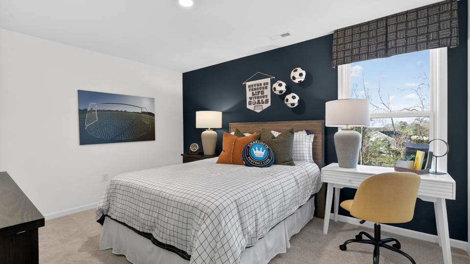 Bedroom with carpet floor and closet