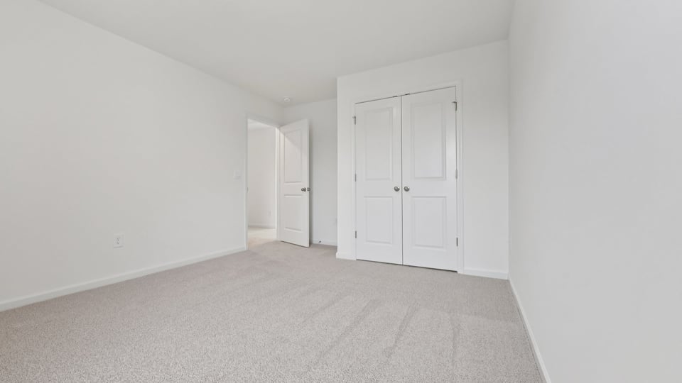 bedroom with carpet flooring