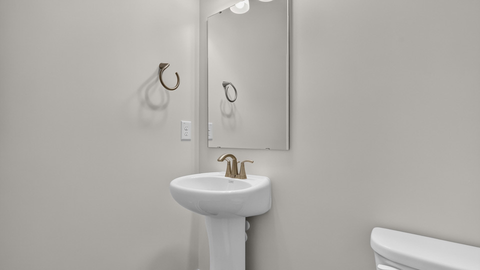 powder room with pedestal sink