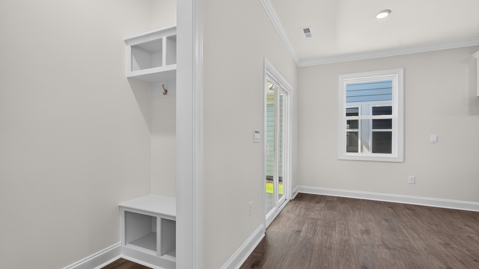 dropzone bench with cubbies