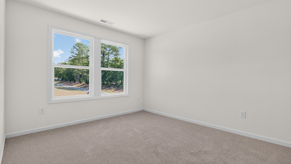 bedroom with carpet flooring