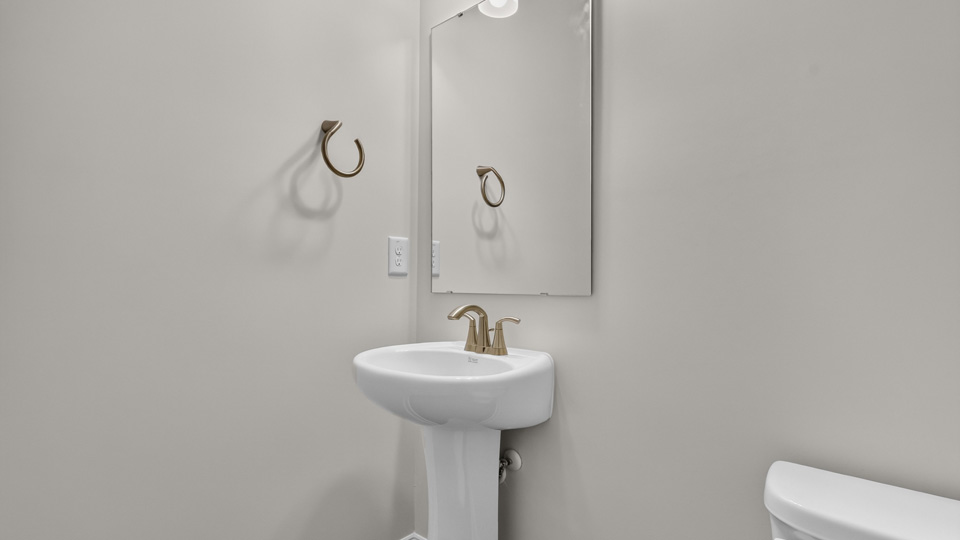 powder room with pedestal sink