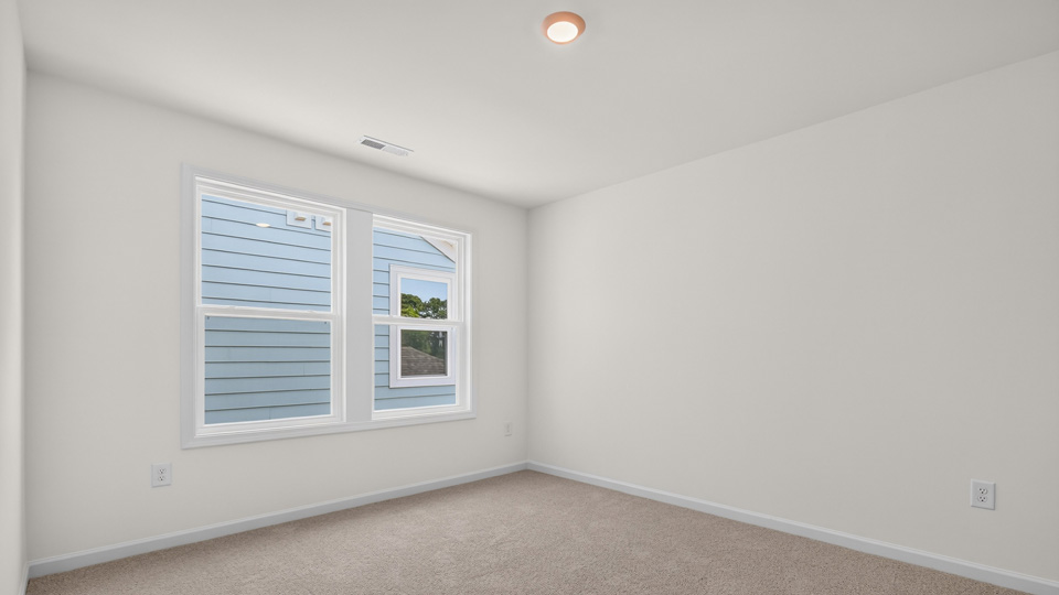bedroom with carpet flooring