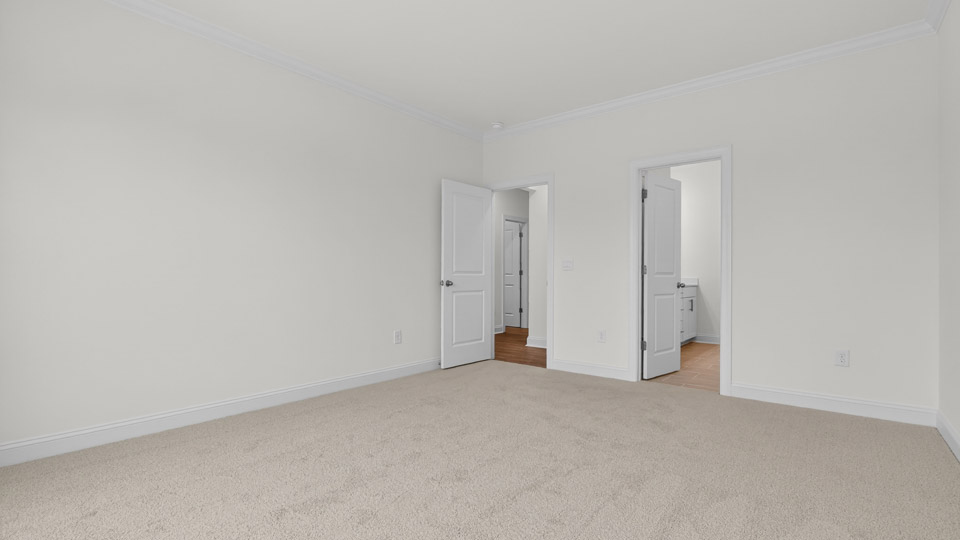 Bedroom with carpet floor and closet