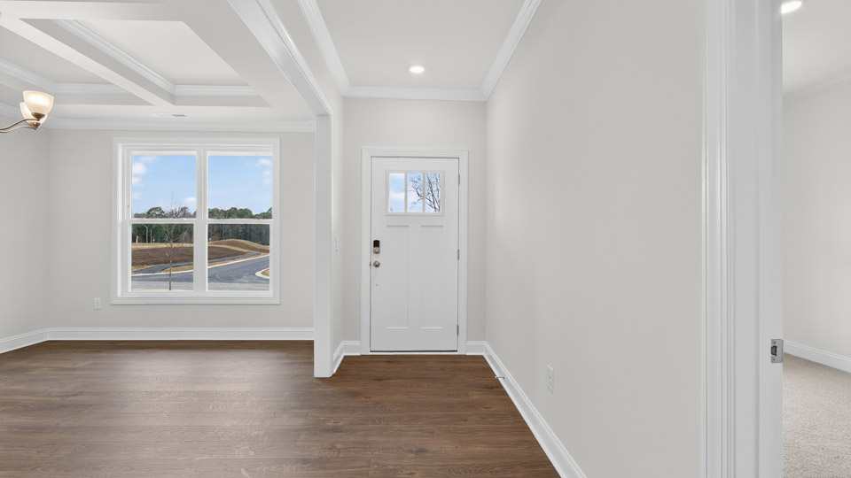 ENTRYWAY & DINING ROOM