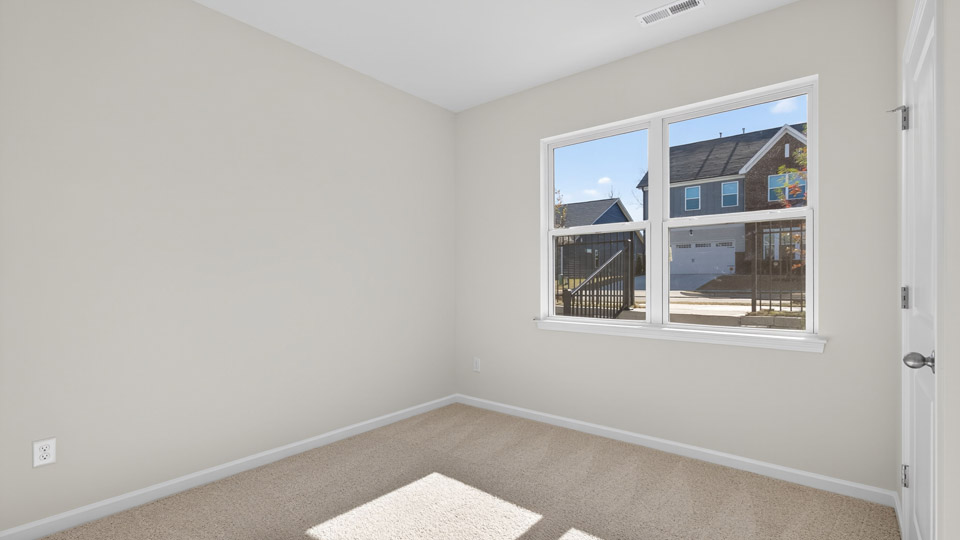 Bedroom with carpet floor and closet