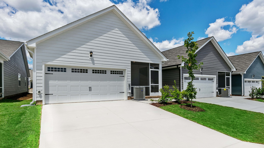 * Photos are not of actual home or interior features and are representative of floor plan only. *