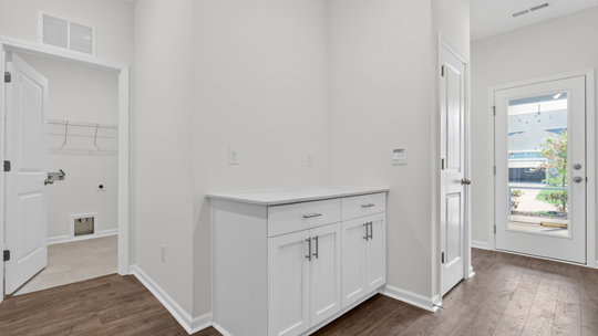 breakfast or coffee bar off kitchen