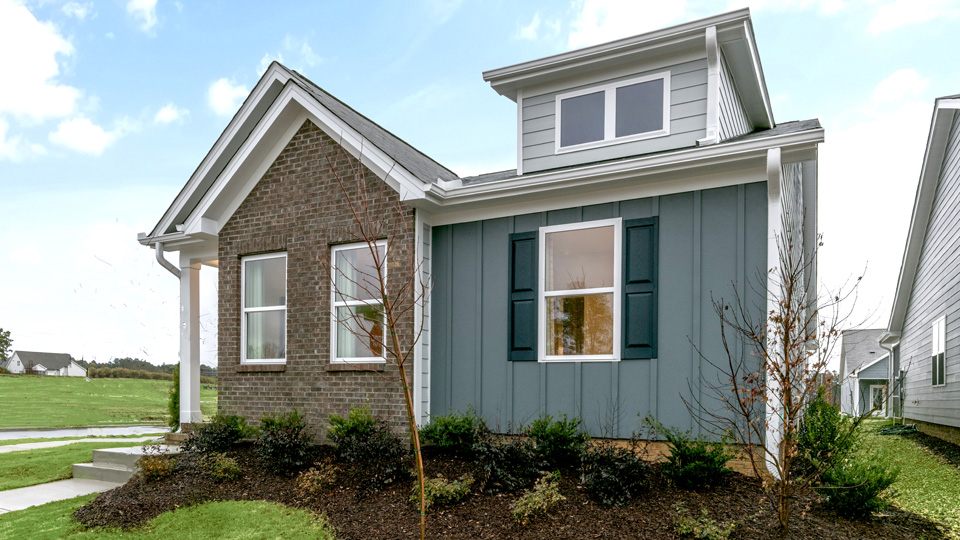 * Photos are not of actual home or interior features and are representative of floor plan only. *