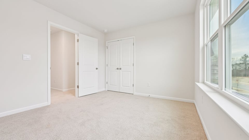 bedroom with carpet flooring