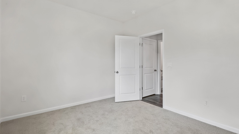 bedroom with carpet flooring