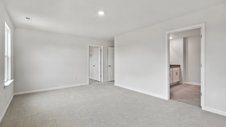 bedroom with carpet flooring
