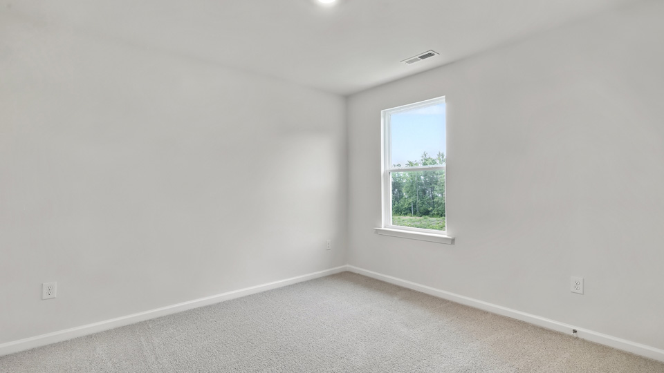 bedroom with carpet flooring
