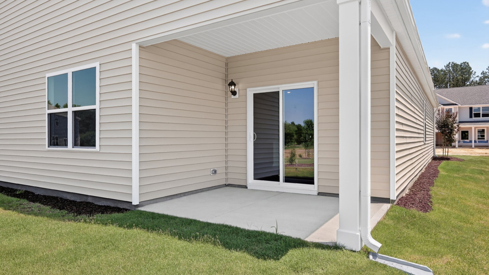 COVERED REAR PORCH