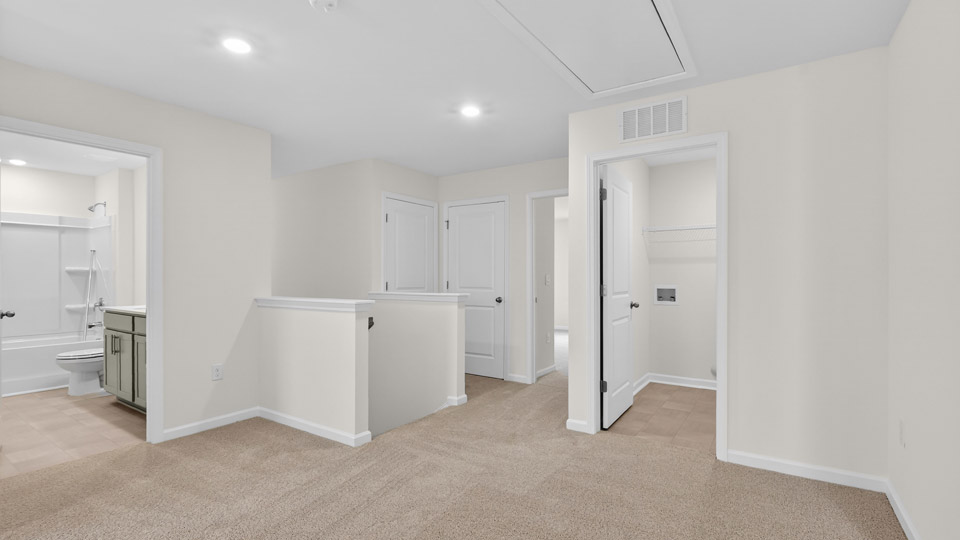 LOFT/STAIRWELL