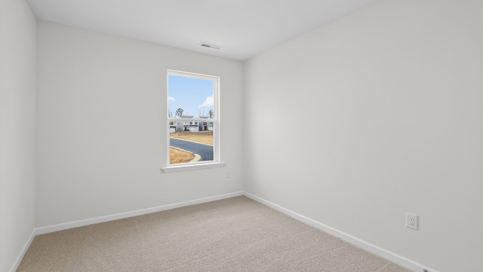 Bedroom with carpet floor and closet