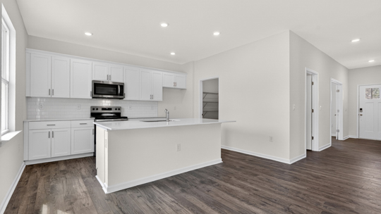 KITCHEN/DINING AREA