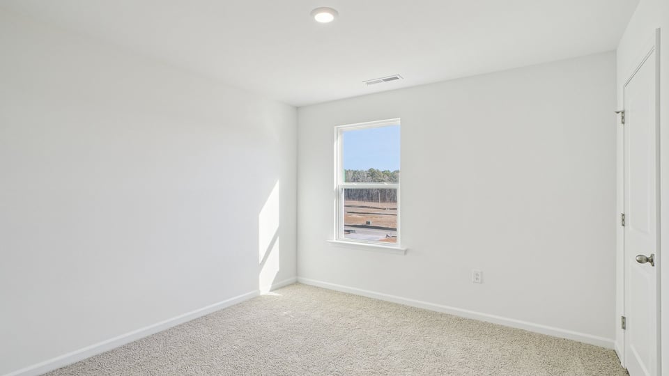 bedroom with carpet flooring