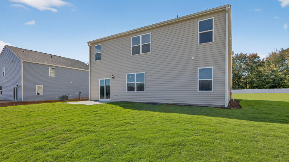 * Photos are not of actual home or interior features and are representative of floor plan only. *