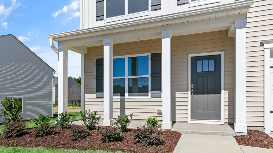 * Photos are not of actual home or interior features and are representative of floor plan only. *