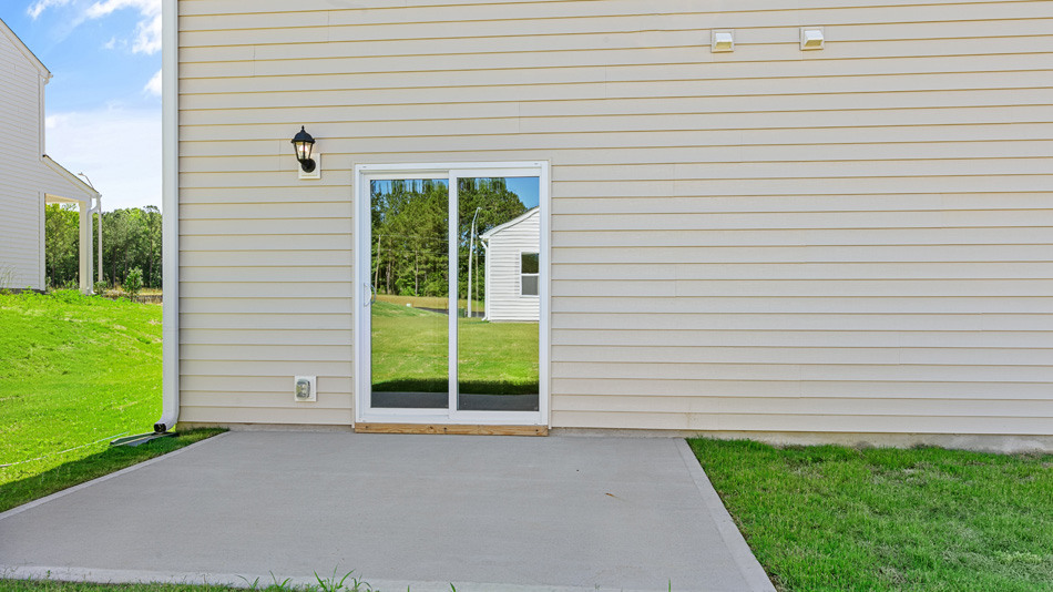 * Photos are not of actual home or interior features and are representative of floor plan only. *